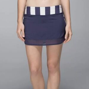 Lululemon hotty hot skirt, cadet blue navy steep stripe